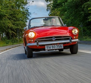 Rød Sunbeam Alpine 