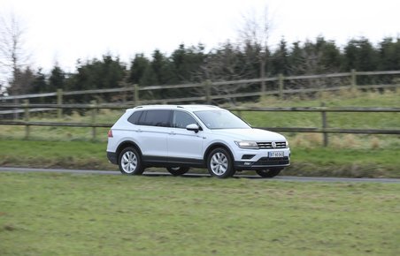 VW Tiguan Allspace fra siden