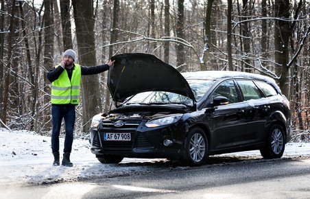 Bilens batteri kan holde i adskillige år, hvis bilen ikke kører for korte ture. Især vinterkulde kan være hård ved batteriet. 