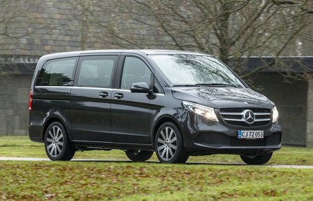 Mercedes-Benz V300d set forfra
