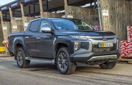 Mitsubishi L200 set forfra