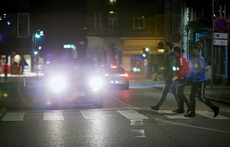 Sådan kører du sikkert ud i mørket