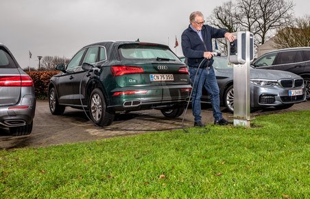 Plugin-hybrider kan være klimavenlige. Men det kræver, at de oplades ofte, og at langt over halvdelen af kørslen foregår på strøm. 