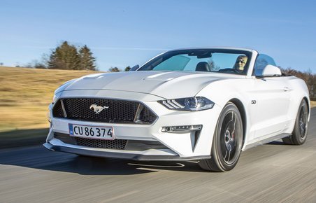 Ford Mustang set forfra