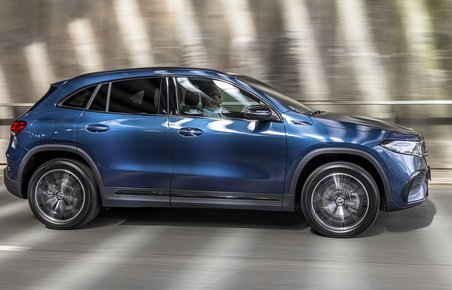 Mercedes-Benz EQA set fra siden