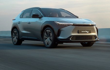 Toyotas første elbiler hedder BZ4X.