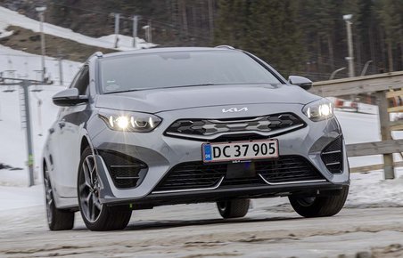 Kia Ceed SW set forfra