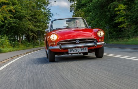 Rød Sunbeam Alpine 