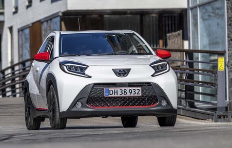 Toyota Aygo X set forfra