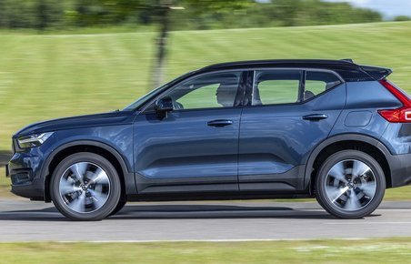 Volvo XC40 set fra siden