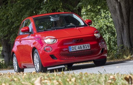 Fiat 500e set forfra