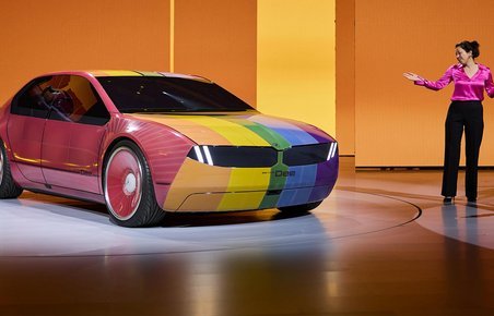 BMW i Vision Dee havde verdenspremiere på CES-messen i Las Vegas.