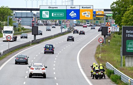 Tre motorcykelbetjente ved Storebæltsbroen